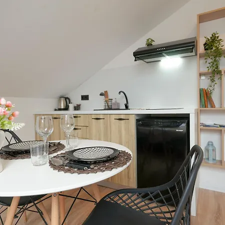 Lily's 1 By Bulgarentals -